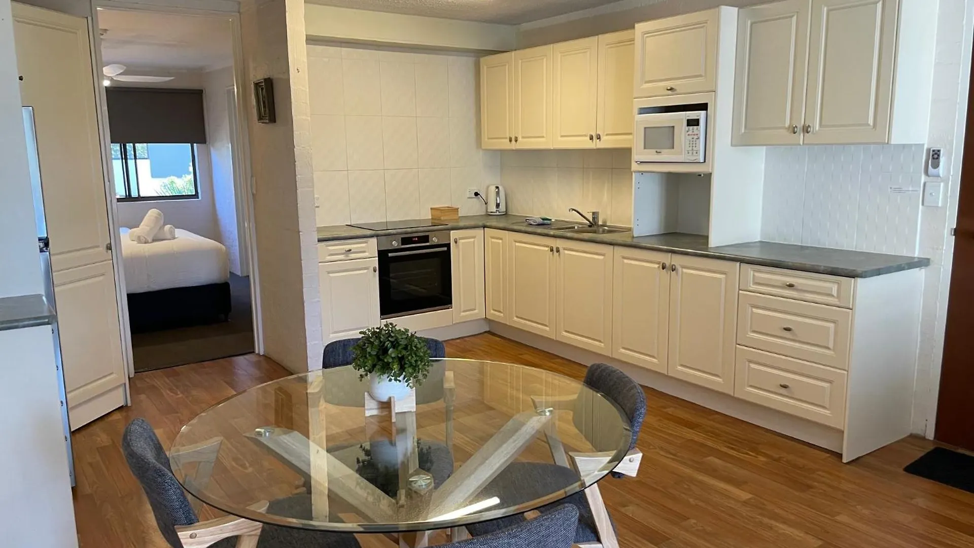 Burleigh Palms Holiday Apartments Gold Coast 3*,  Australia