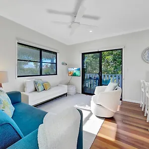 Serene Beachside Apartment Marcoola